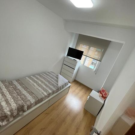 Habitacion Privada En Piso Compartido Hotel Valencia Eksteriør billede